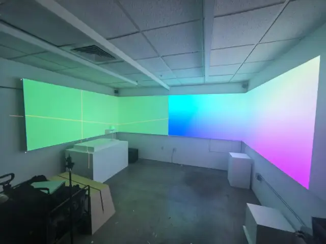 Color projection test inside the physical room model